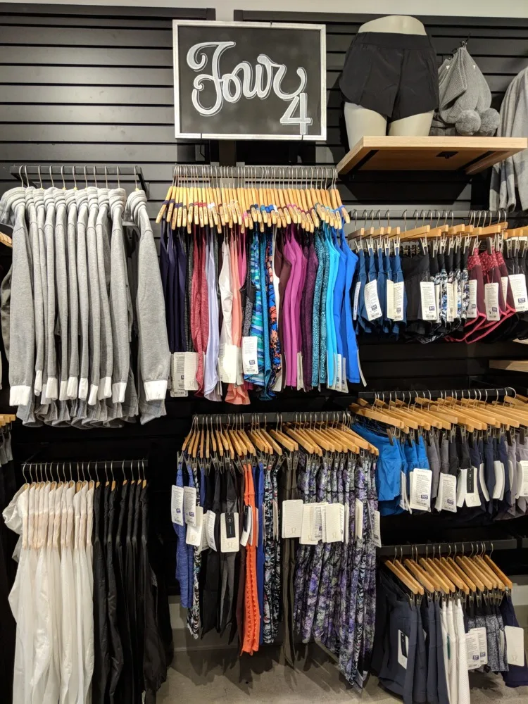 lululemon outlet glendale arizona size 4 wall