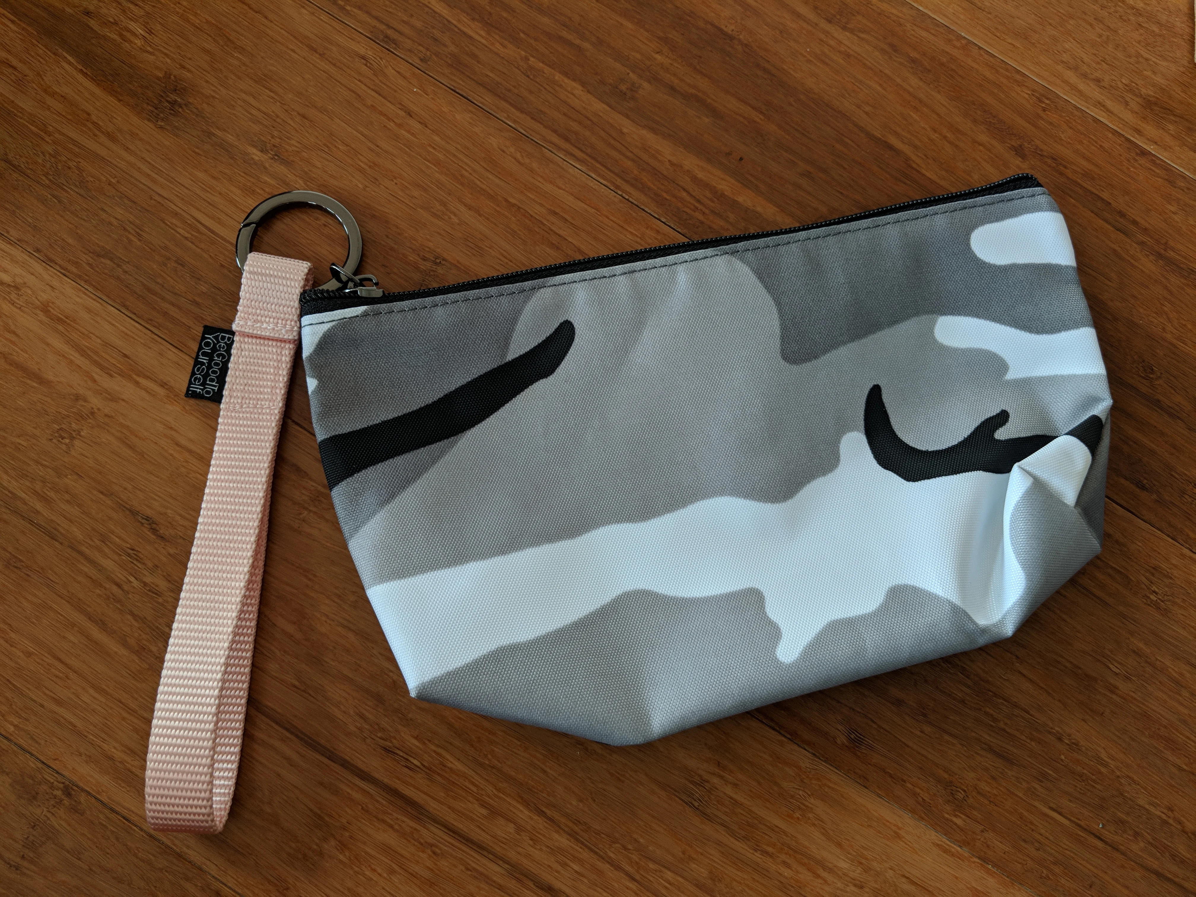 Andi Bag Review: Winter Camo and Quartz Pink removable wristlet