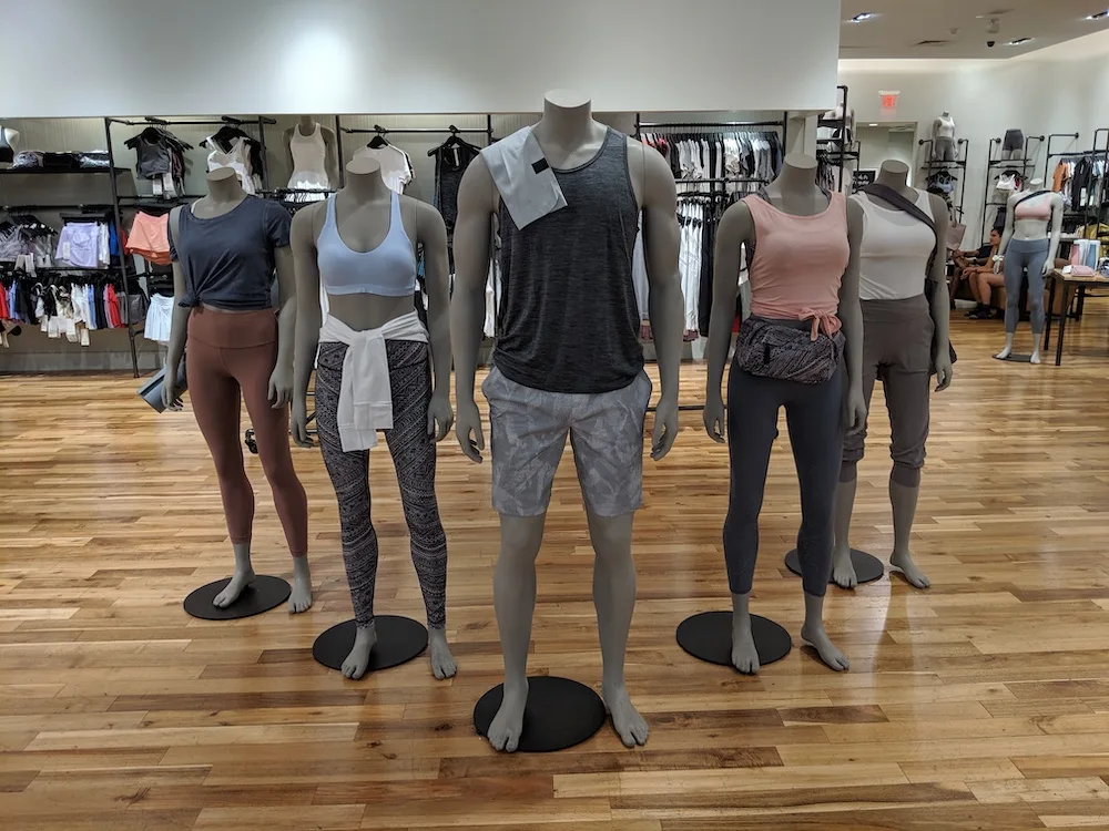 lululemon pop up shop las vegas miracle mile entry display