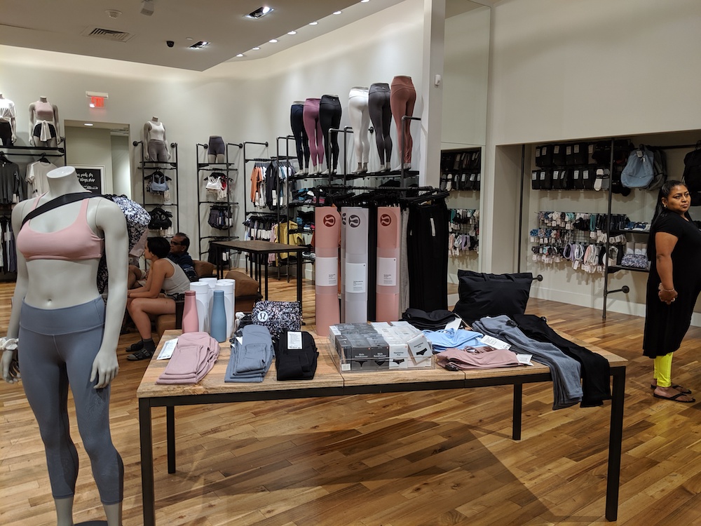 lululemon pop up shop las vegas miracle mile womens