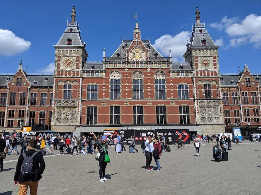 amsterdam centraal station train