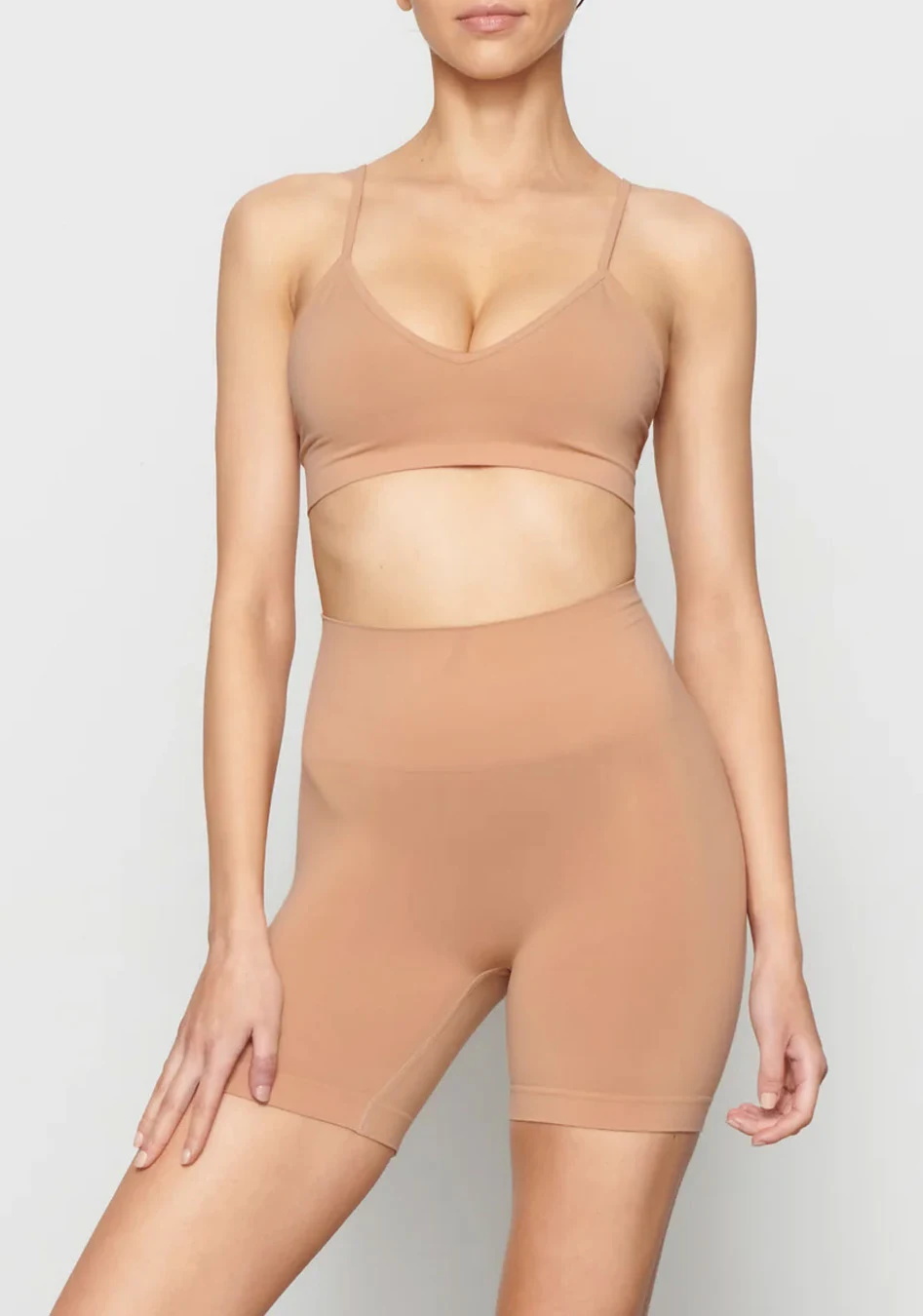 SKIMS Soft Smoothing Short seamless