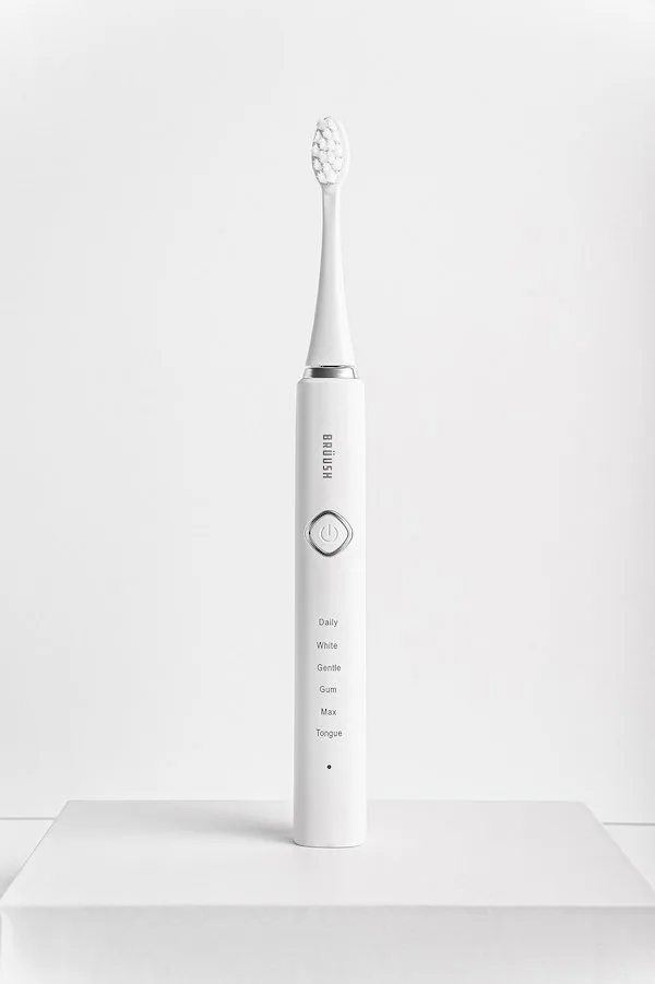 Bruush Electric Toothbrush in White