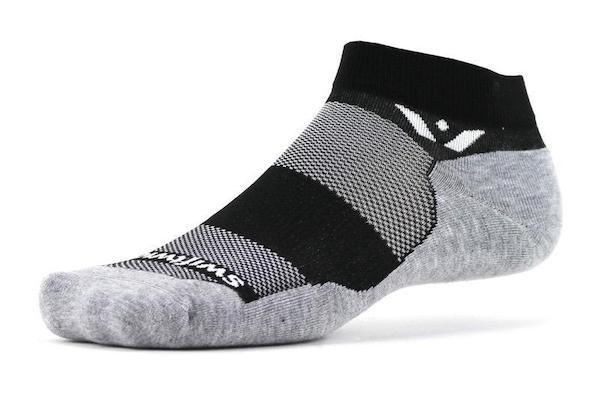 swiftwick maxus one black ankle socks