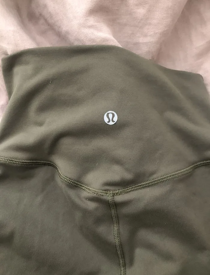 fake lululemon logo align leggings