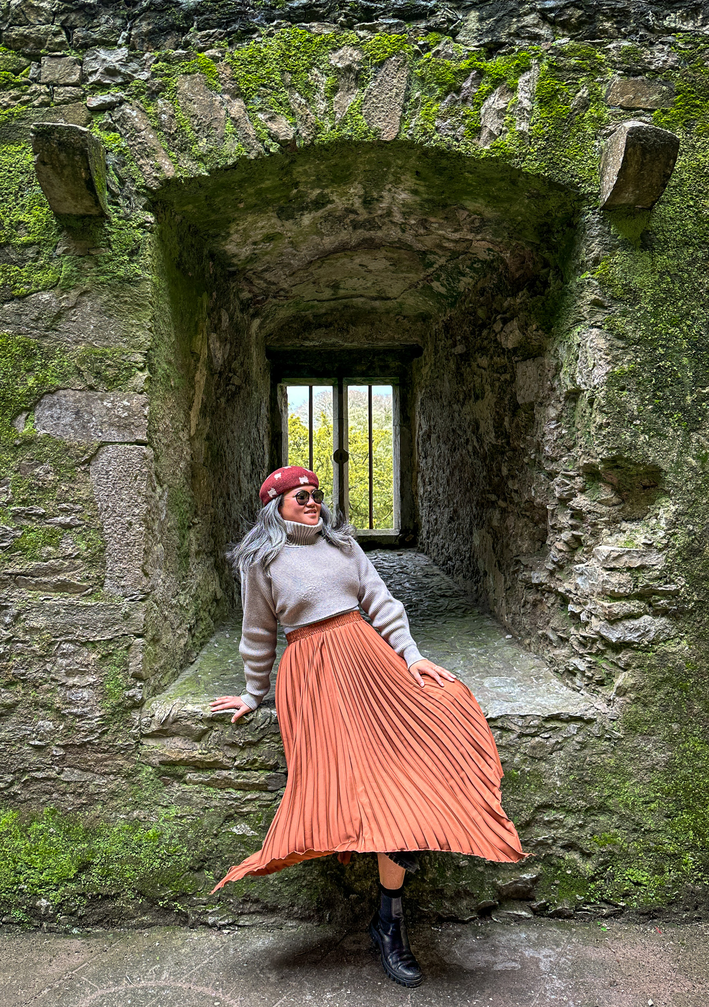 Zesica pleated skirt brown Lacademie Maven Crop Sweater ATP Atelier Catania Boots Peili Ebony Beret