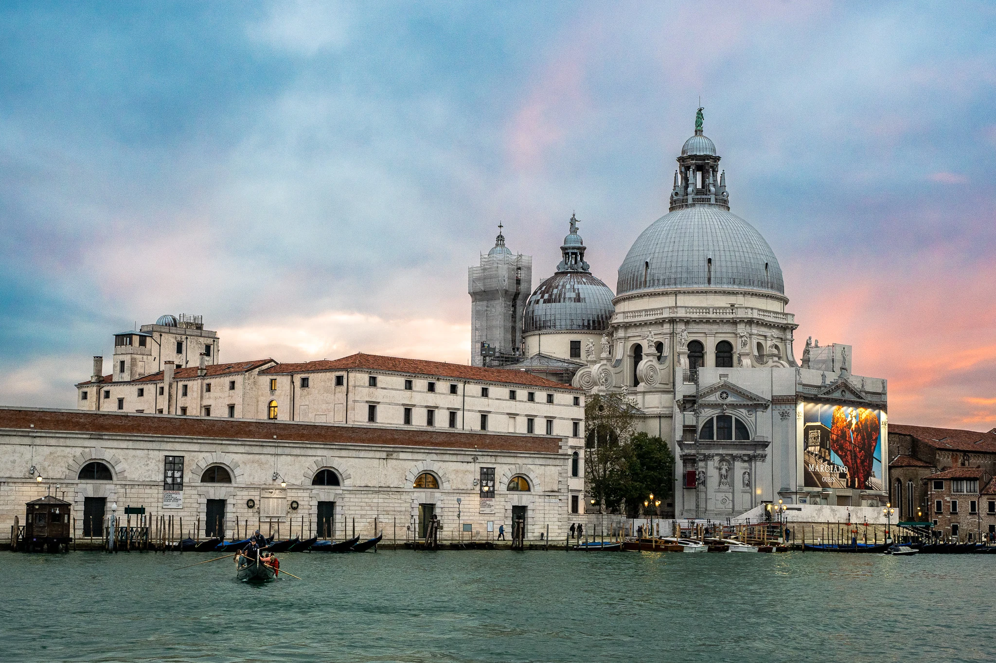 cotton candy sunset along the venice grand canal