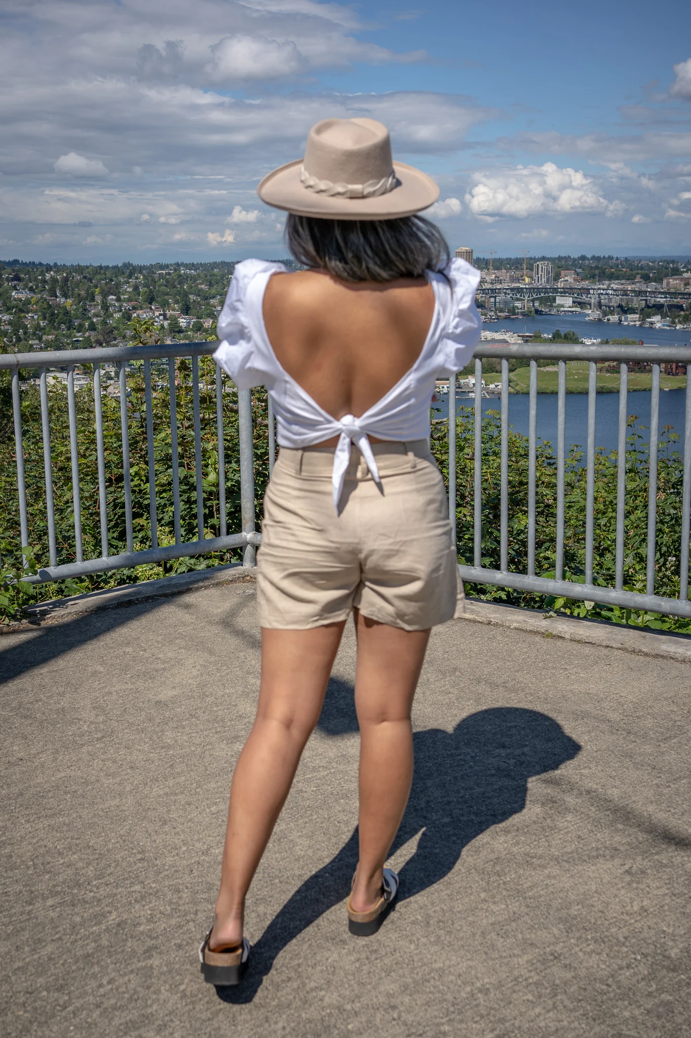 Summer Outfit Idea Naot Juliette Sandals San Diego Hat Company Anthropologie puff sleeve top Carbon38 linen shorts