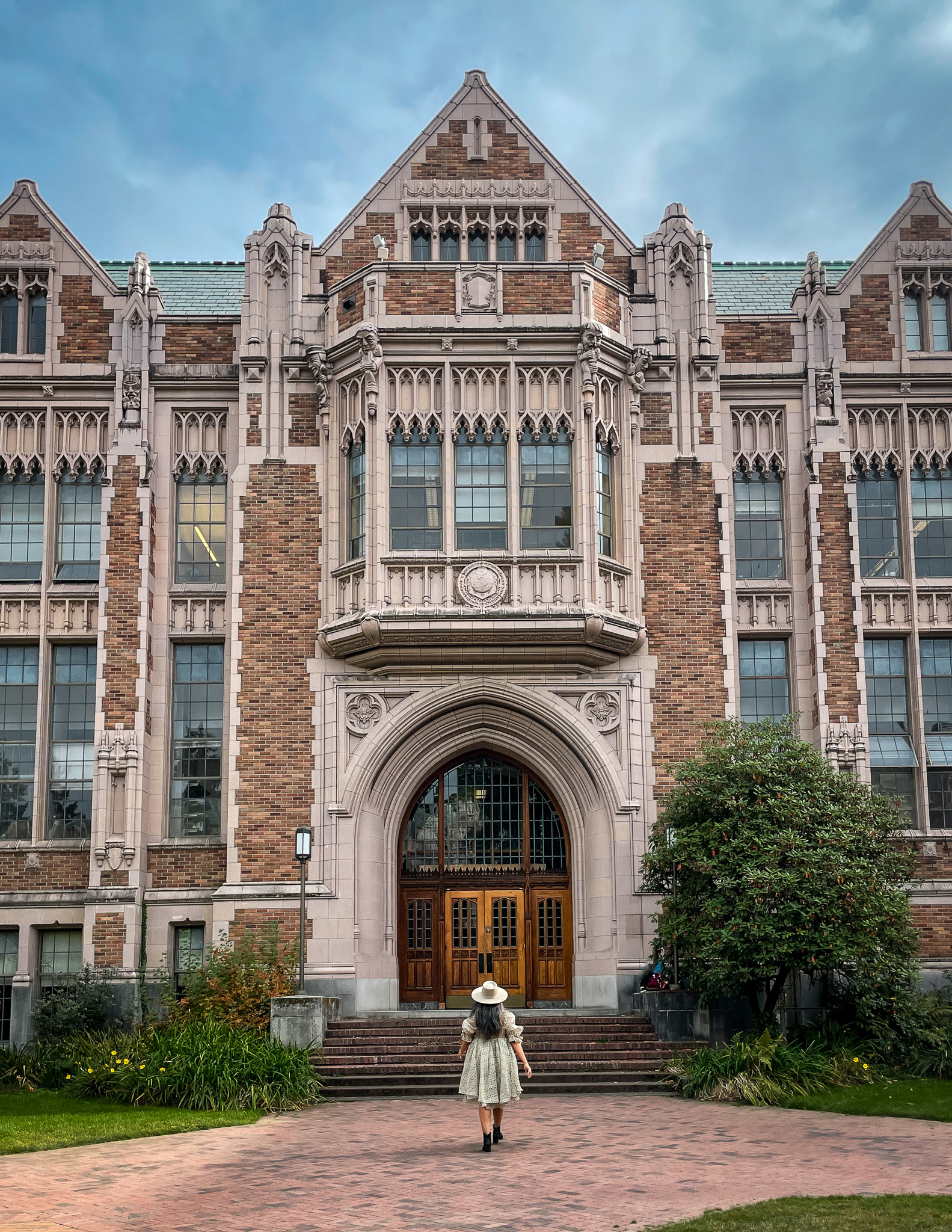 University of Washington Quad Schimiggy Selkie SDHC