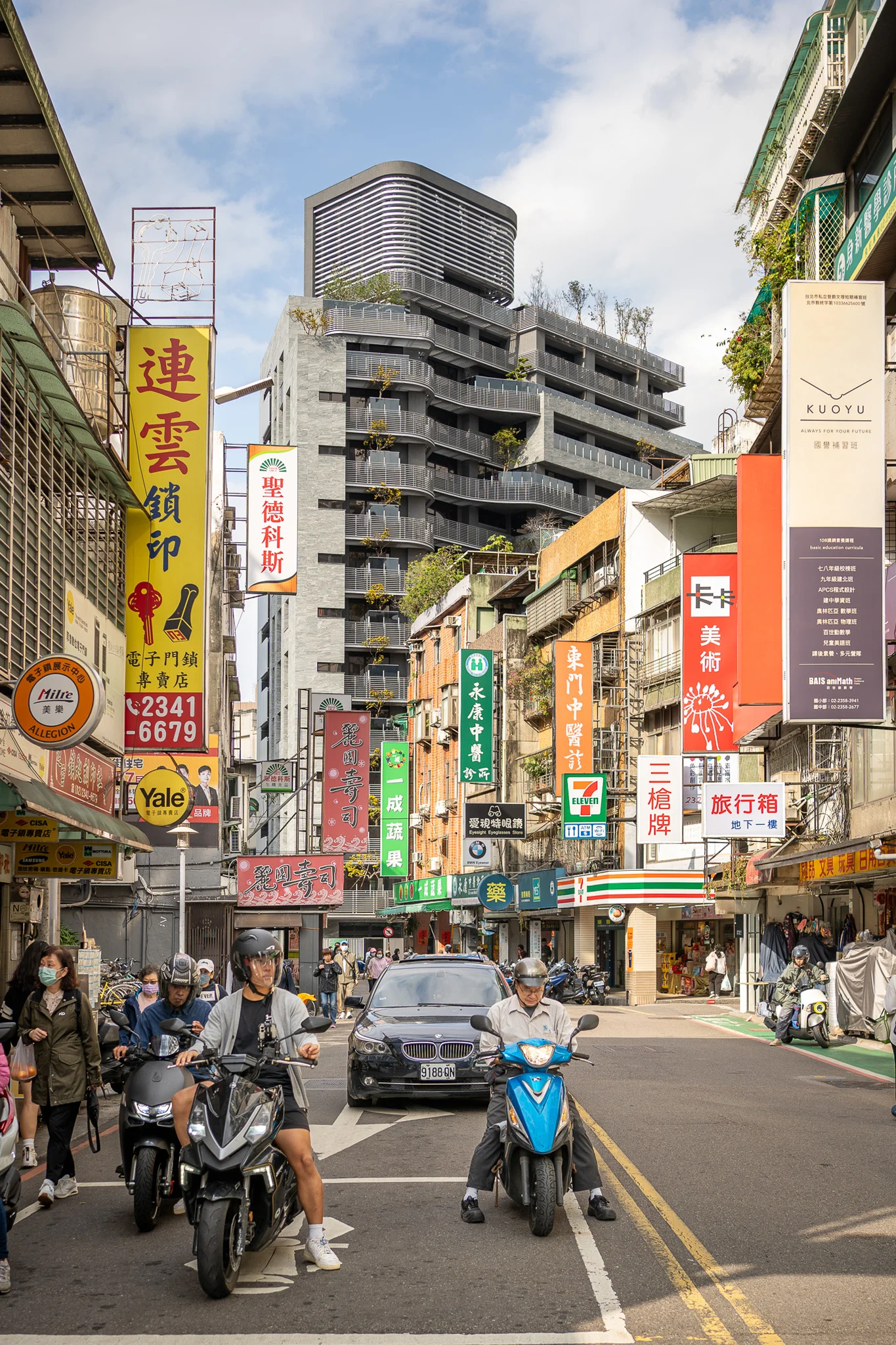 taipei taiwan city streets traffic